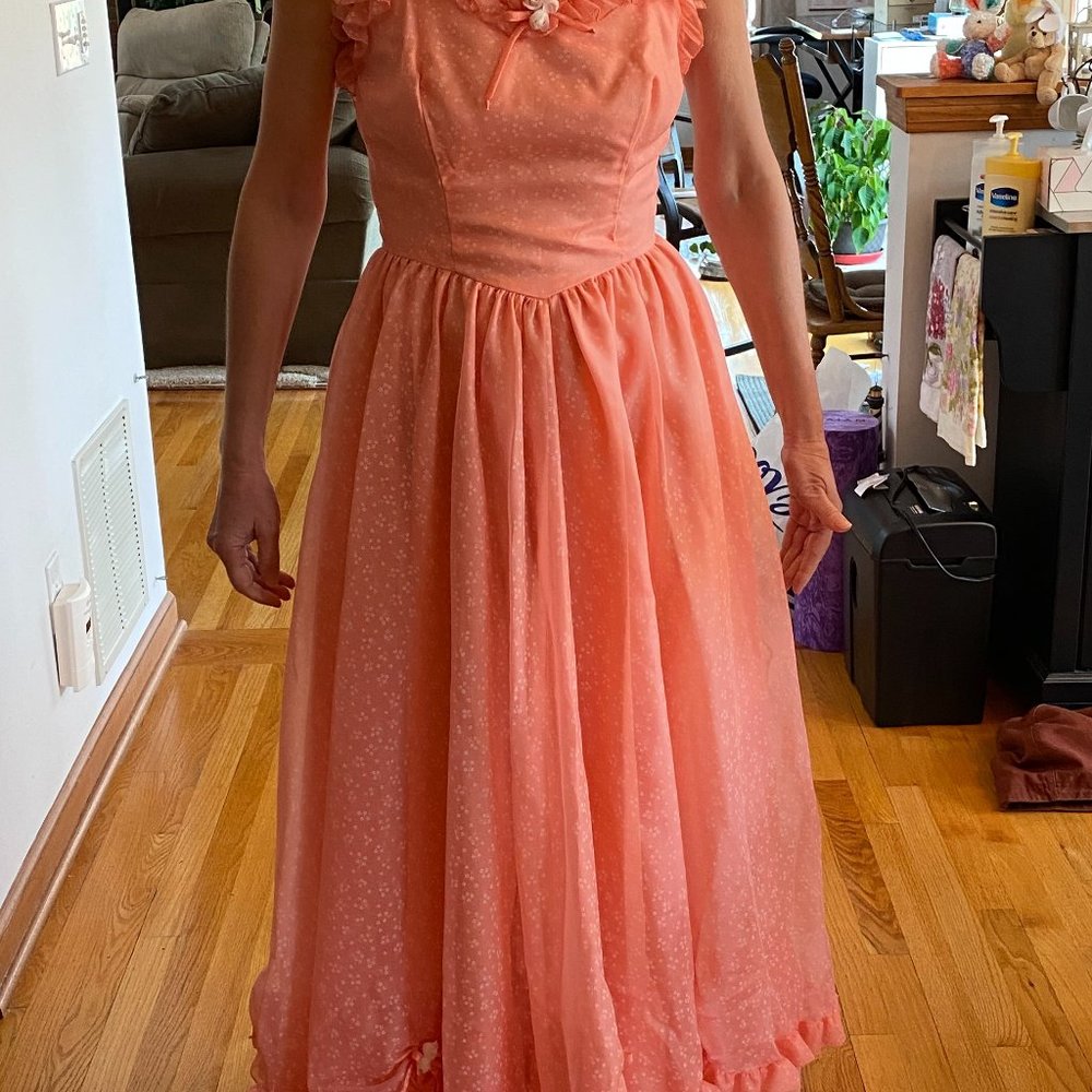 Size 9 vintage gown ‘80’s
